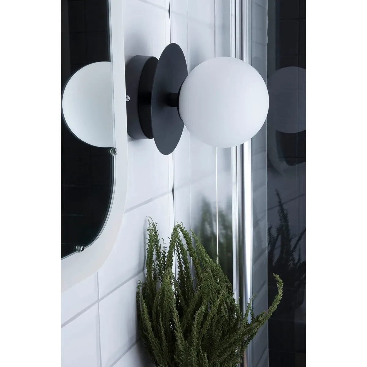 Acanto Wall/Ceiling Lamp, White / Black - Image 3