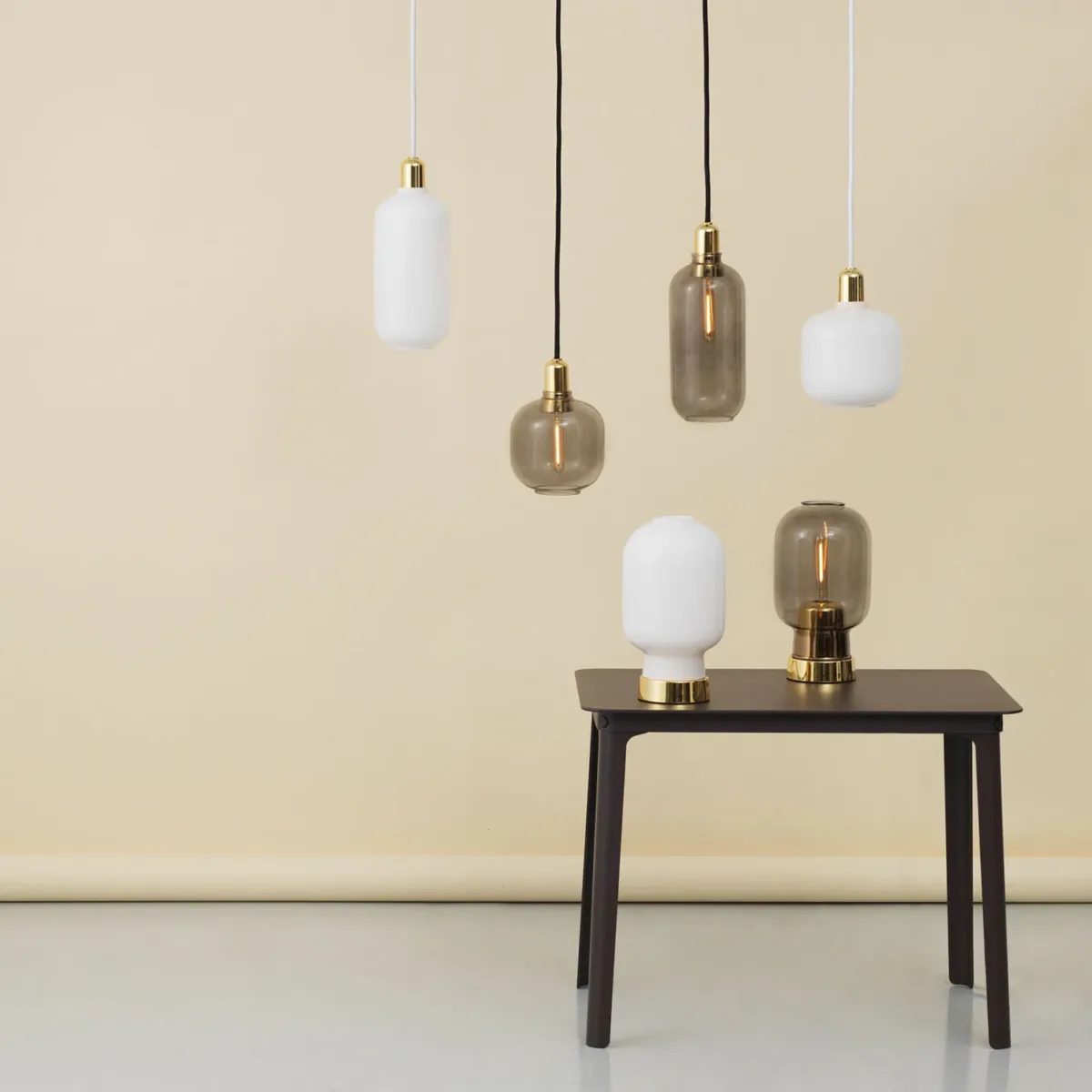 Ampera Hängelampe Klein, Weiß/Messing – Bild 18