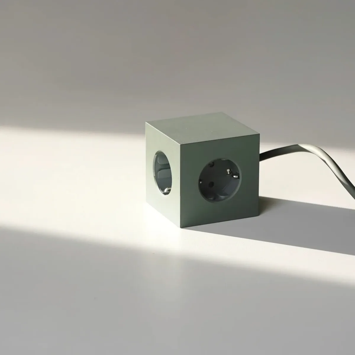 Viereckige 1 Verlängerungskabel mit USB-C / Magnet 1,8 m, Eiche Grün – Bild 4