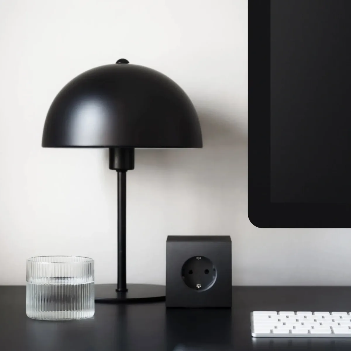 Viereckige 1 Verlängerungskabel mit USB-C / Magnet 3 m, Stockholm Schwarz – Bild 3