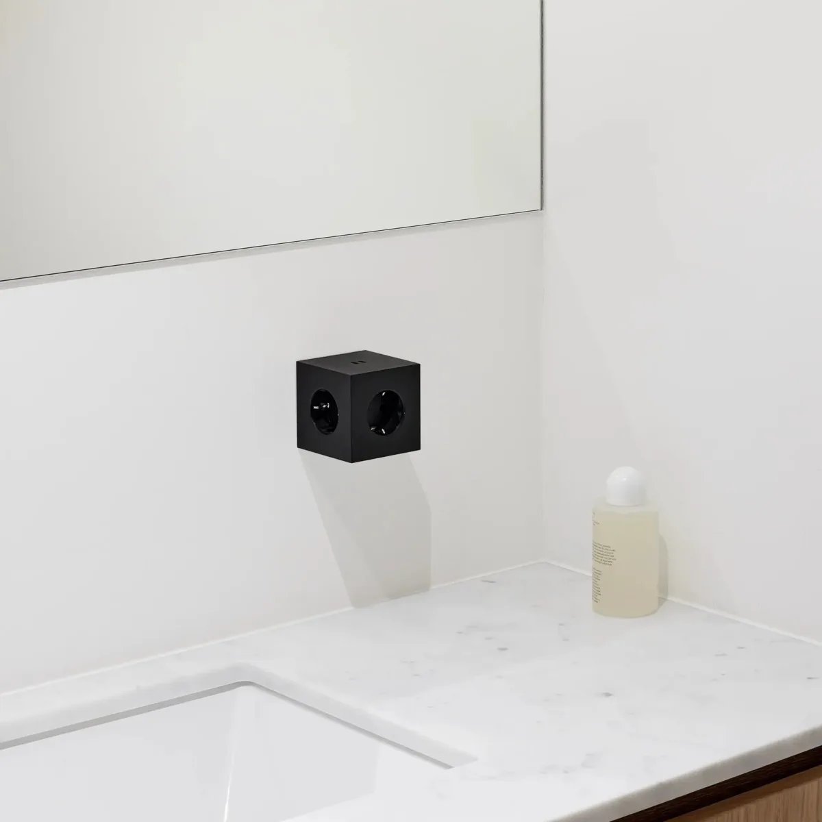 Viereckige 2 Socket Extender mit USB-C / Magnet, Stockholm Schwarz – Bild 3
