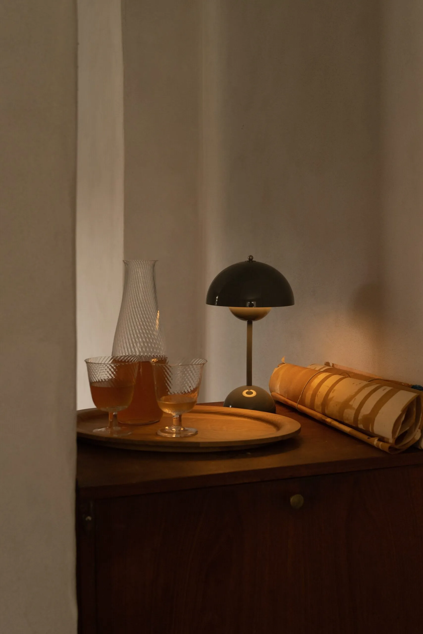 Toadstool VP9 Tafellamp Draagbaar Met Magnetische Oplaadkabel, Steenblauw | Lights & Lamps Toadstool VP9 Tafellamp Draagbaar Met Magnetische Oplaadkabel, Steenblauw - Afbeelding 8