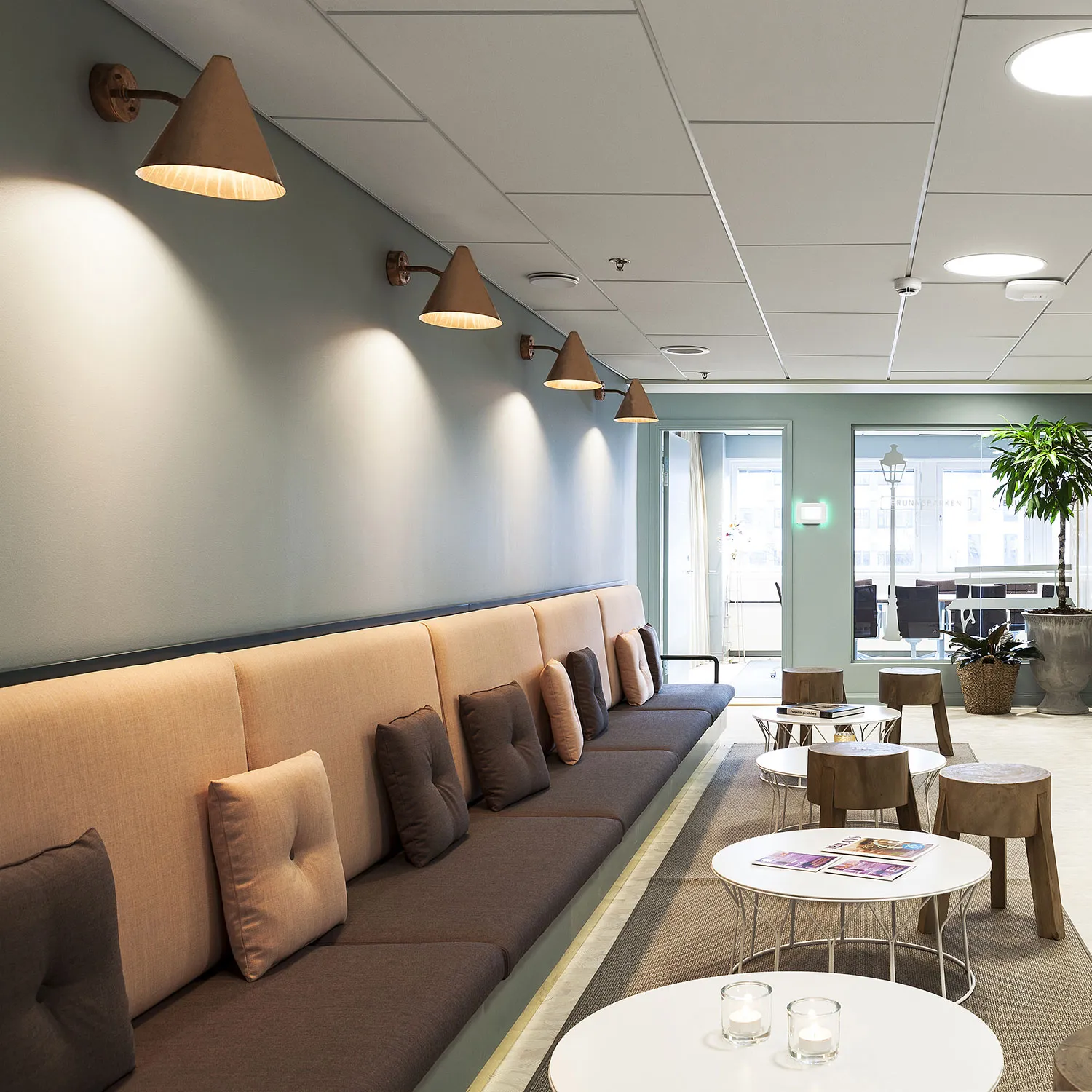 Triton Mini Wandlamp LED, Raw Brass | Lights & Lamps Triton Mini Wandlamp LED, Raw Brass - Afbeelding 3